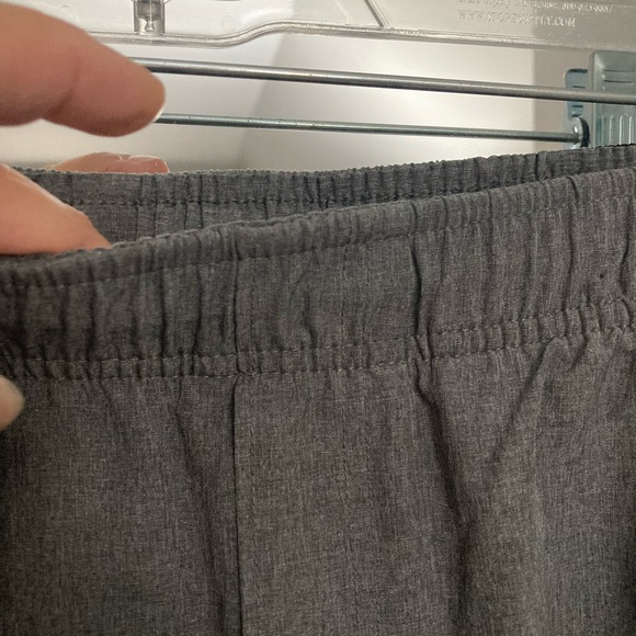 Marvel Tshirt long sleeve and old navy gray pants boys (2 Pieces) Size XL - Picture 8 of 10